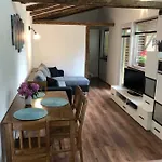Appartement Tulipan-apartman *
