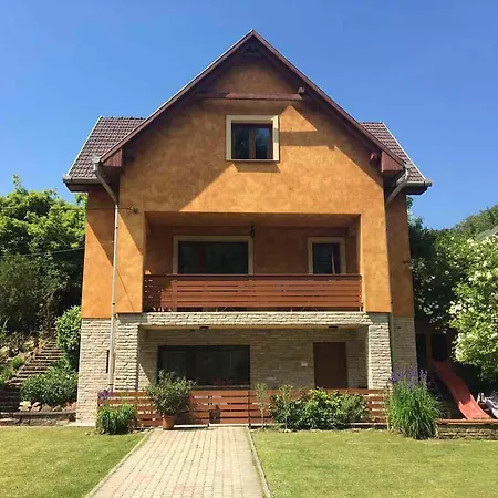 Appartement Tulipan-apartman *